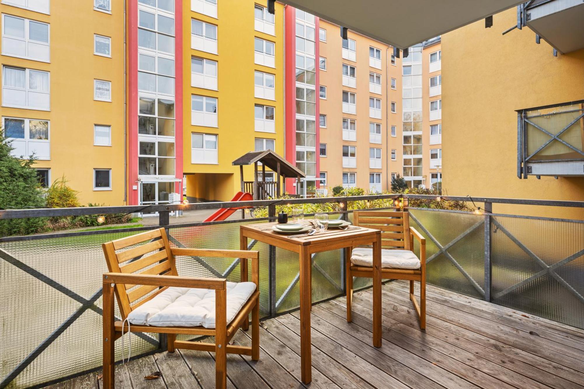 Edler Wohnraum Disney Marvel Studio Mit Balkon, Boxspringbett, Kaffeevollautomat, Lift & Parkplatz Chemnitz Buitenkant foto