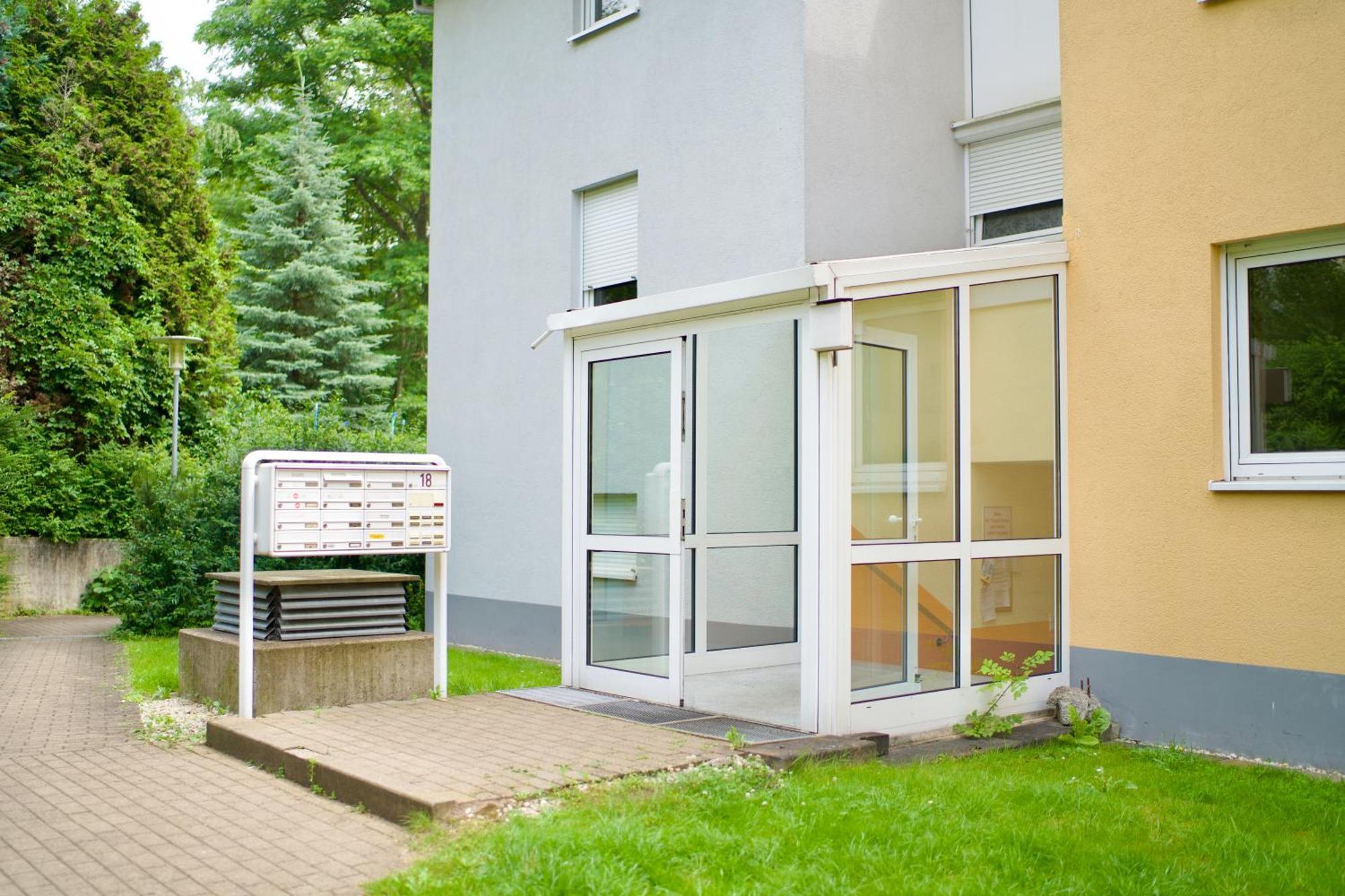 Edler Wohnraum Disney Marvel Studio Mit Balkon, Boxspringbett, Kaffeevollautomat, Lift & Parkplatz Chemnitz Buitenkant foto