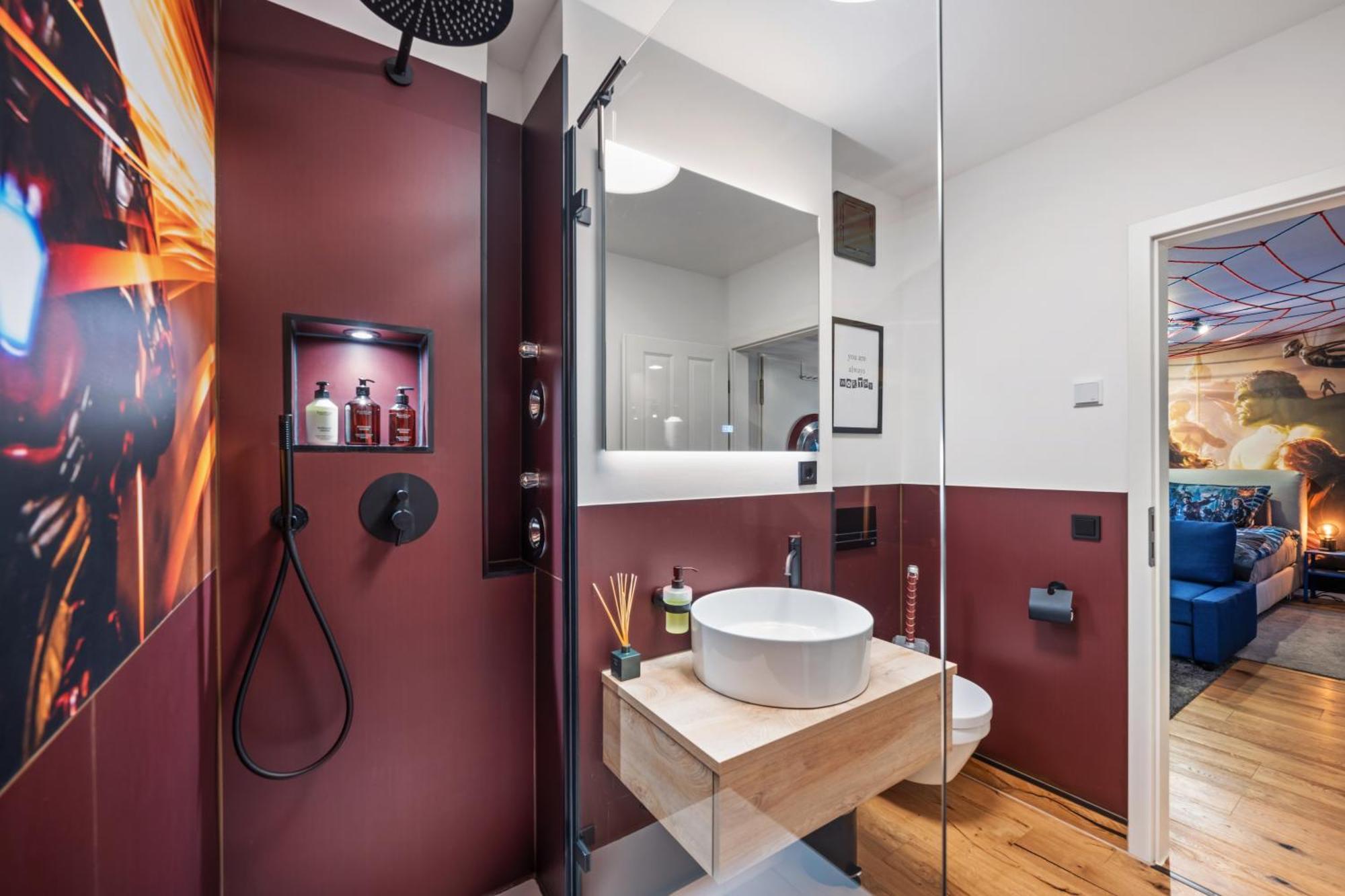 Edler Wohnraum Disney Marvel Studio Mit Balkon, Boxspringbett, Kaffeevollautomat, Lift & Parkplatz Chemnitz Buitenkant foto