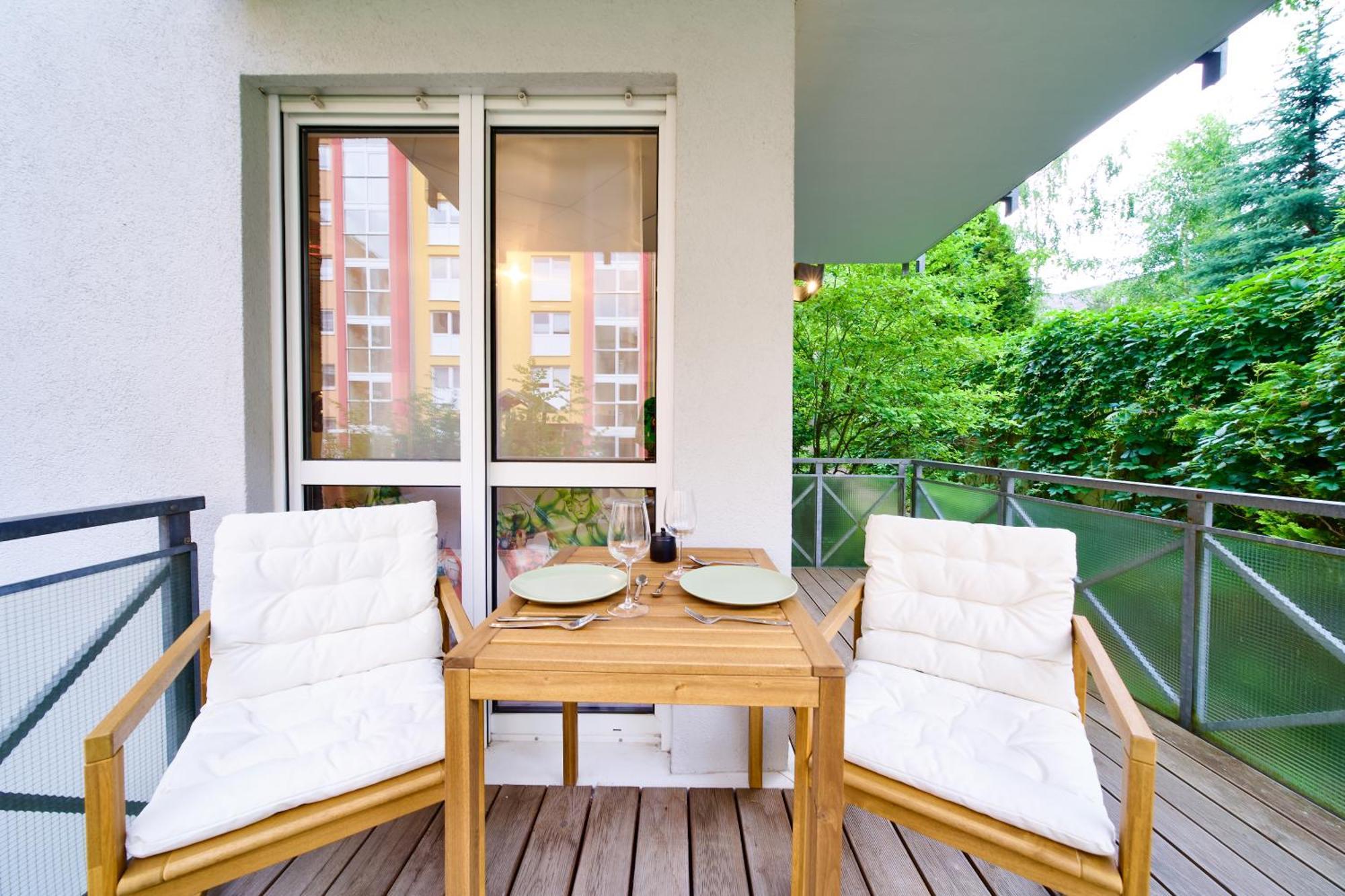 Edler Wohnraum Disney Marvel Studio Mit Balkon, Boxspringbett, Kaffeevollautomat, Lift & Parkplatz Chemnitz Buitenkant foto