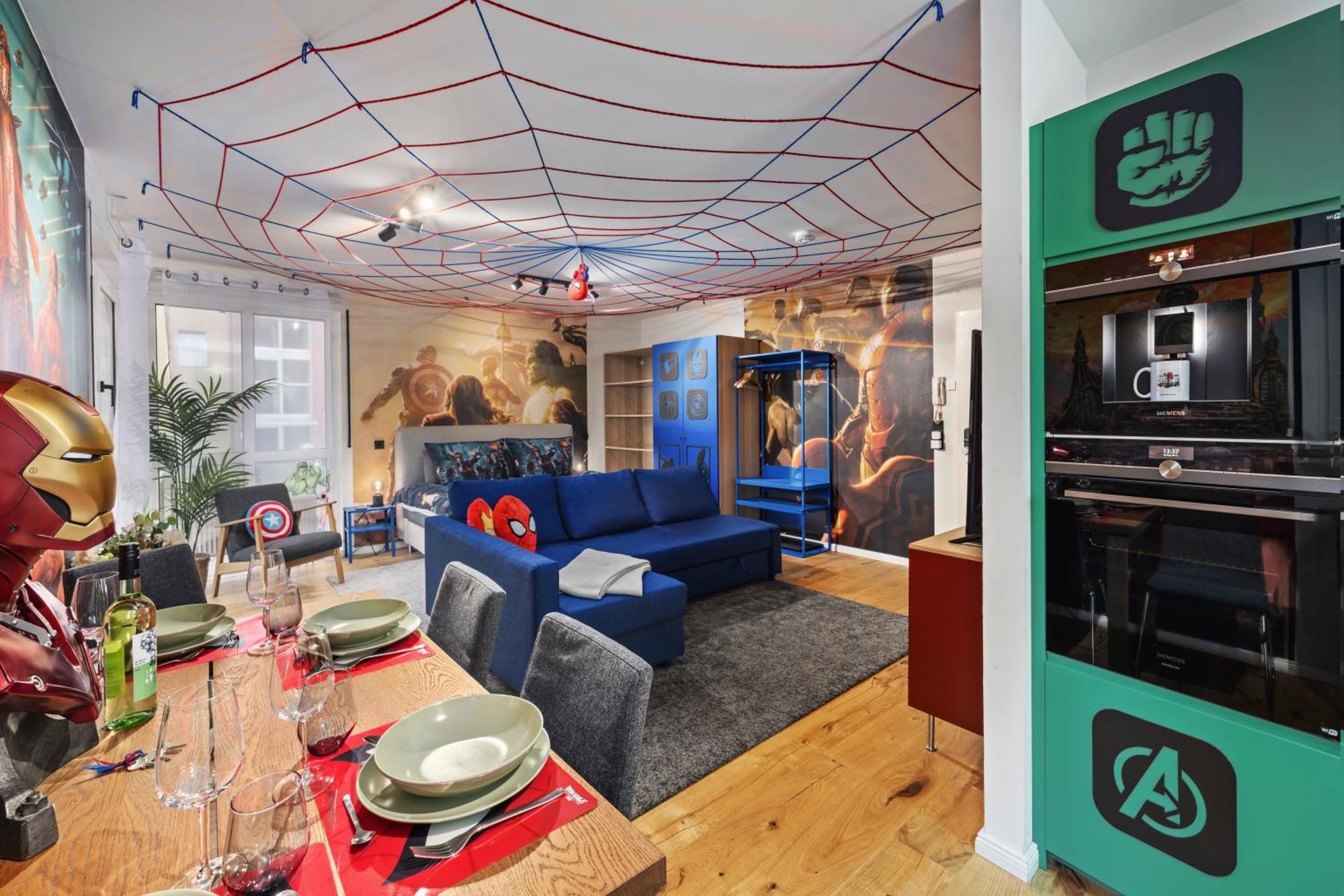 Edler Wohnraum Disney Marvel Studio Mit Balkon, Boxspringbett, Kaffeevollautomat, Lift & Parkplatz Chemnitz Buitenkant foto