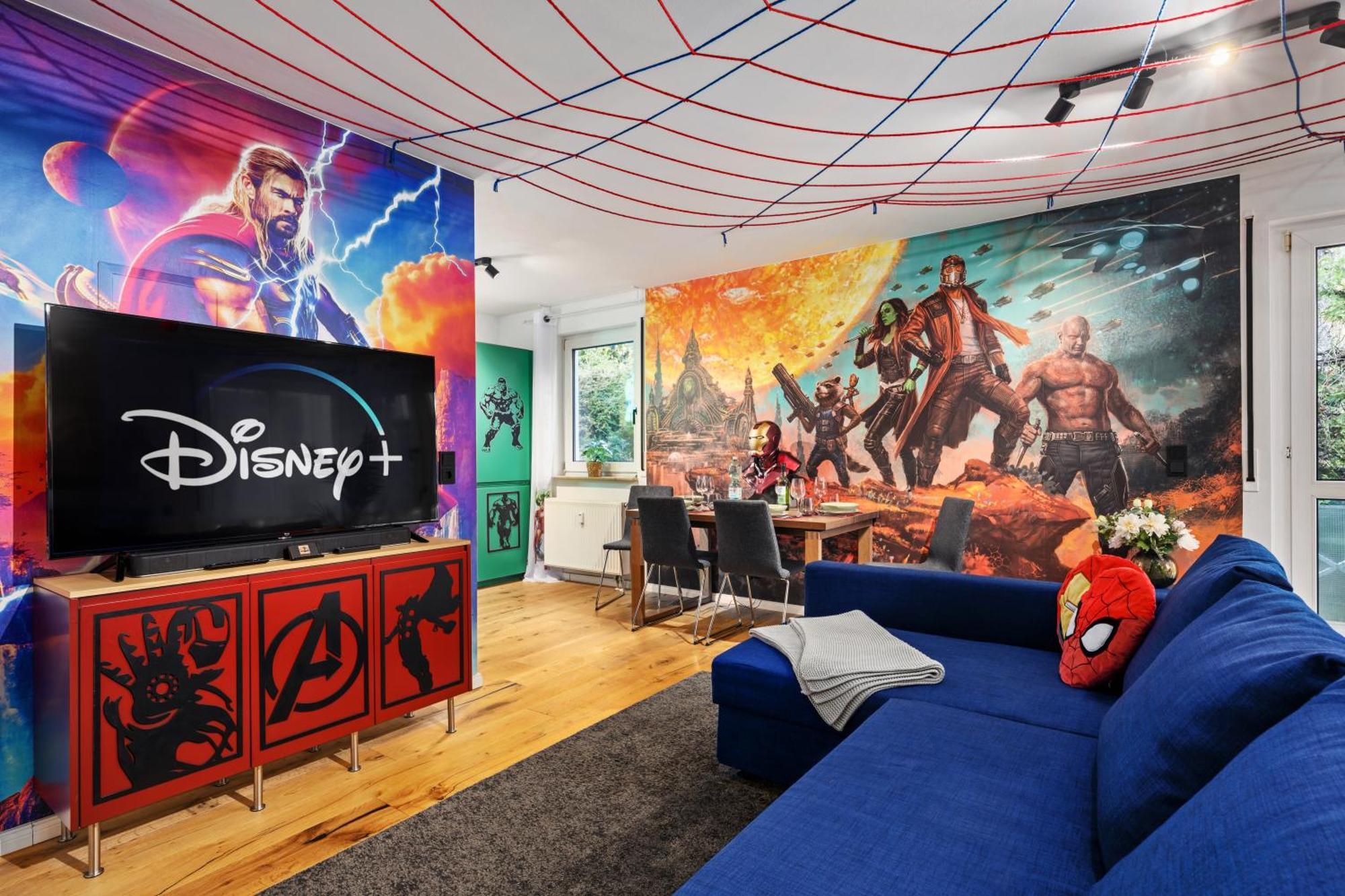Edler Wohnraum Disney Marvel Studio Mit Balkon, Boxspringbett, Kaffeevollautomat, Lift & Parkplatz Chemnitz Buitenkant foto