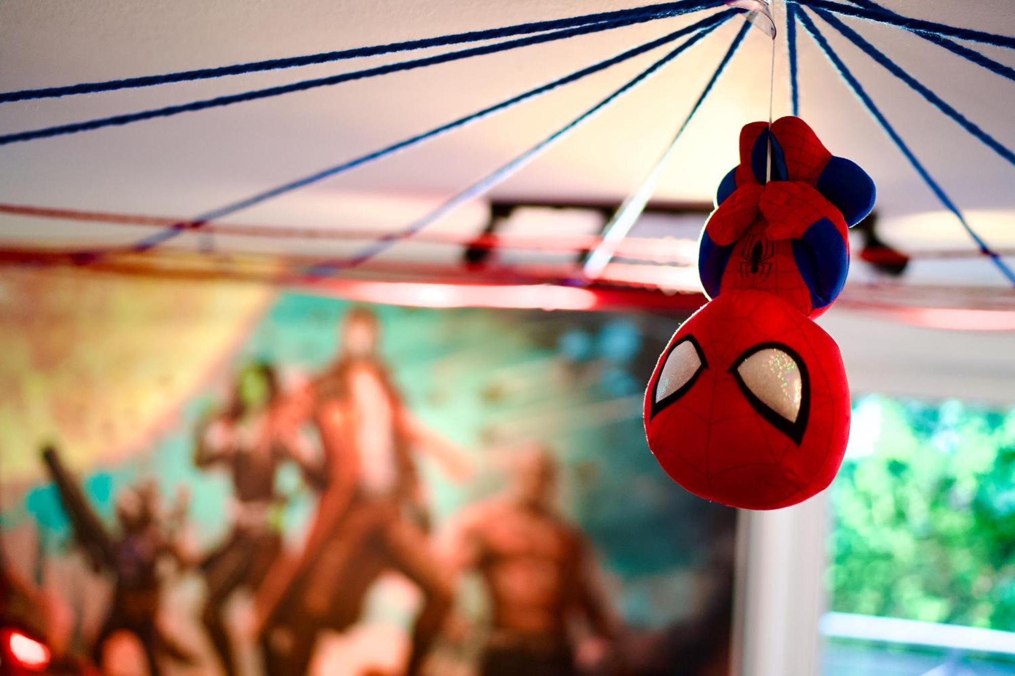 Edler Wohnraum Disney Marvel Studio Mit Balkon, Boxspringbett, Kaffeevollautomat, Lift & Parkplatz Chemnitz Buitenkant foto