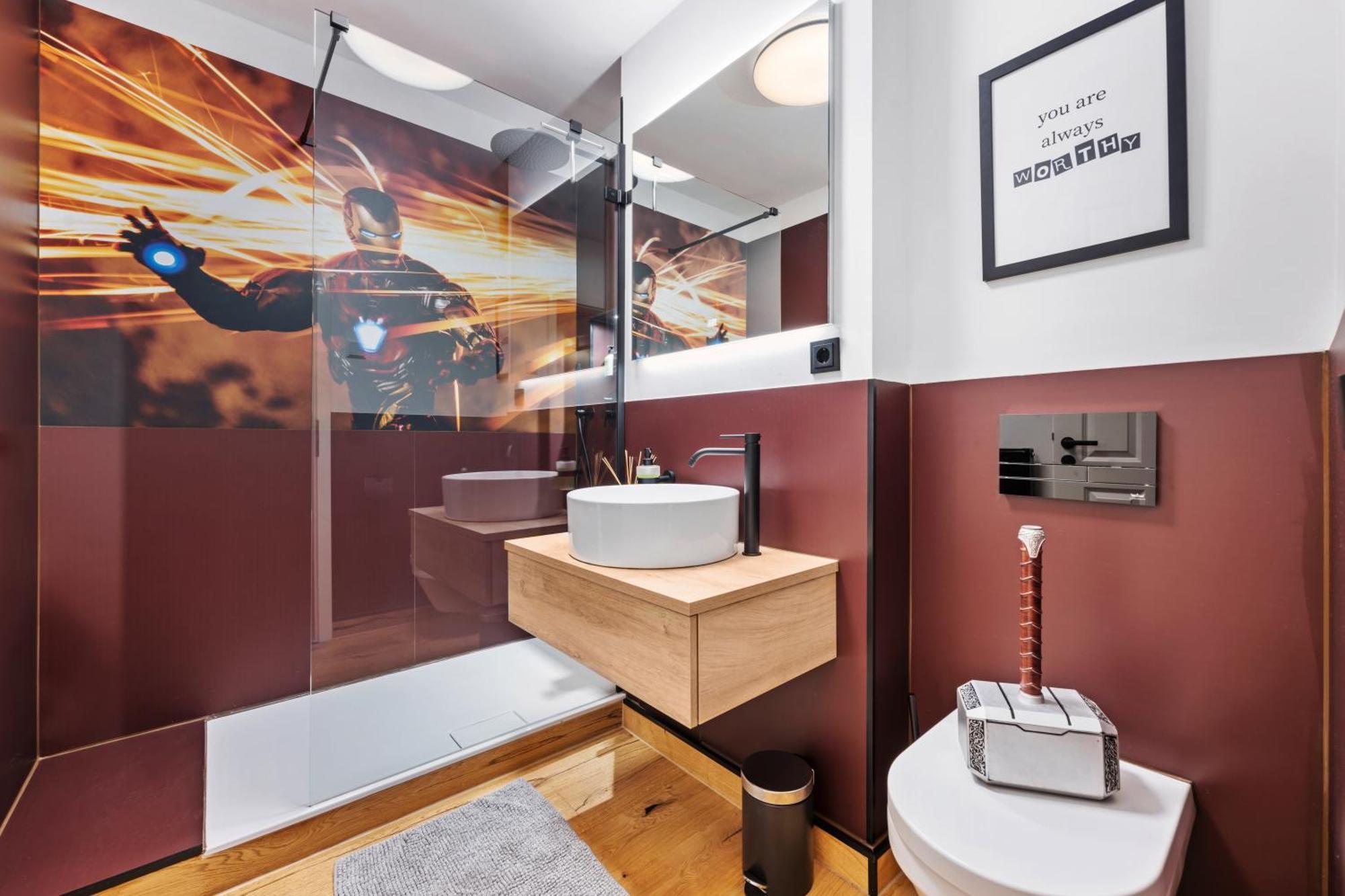 Edler Wohnraum Disney Marvel Studio Mit Balkon, Boxspringbett, Kaffeevollautomat, Lift & Parkplatz Chemnitz Buitenkant foto